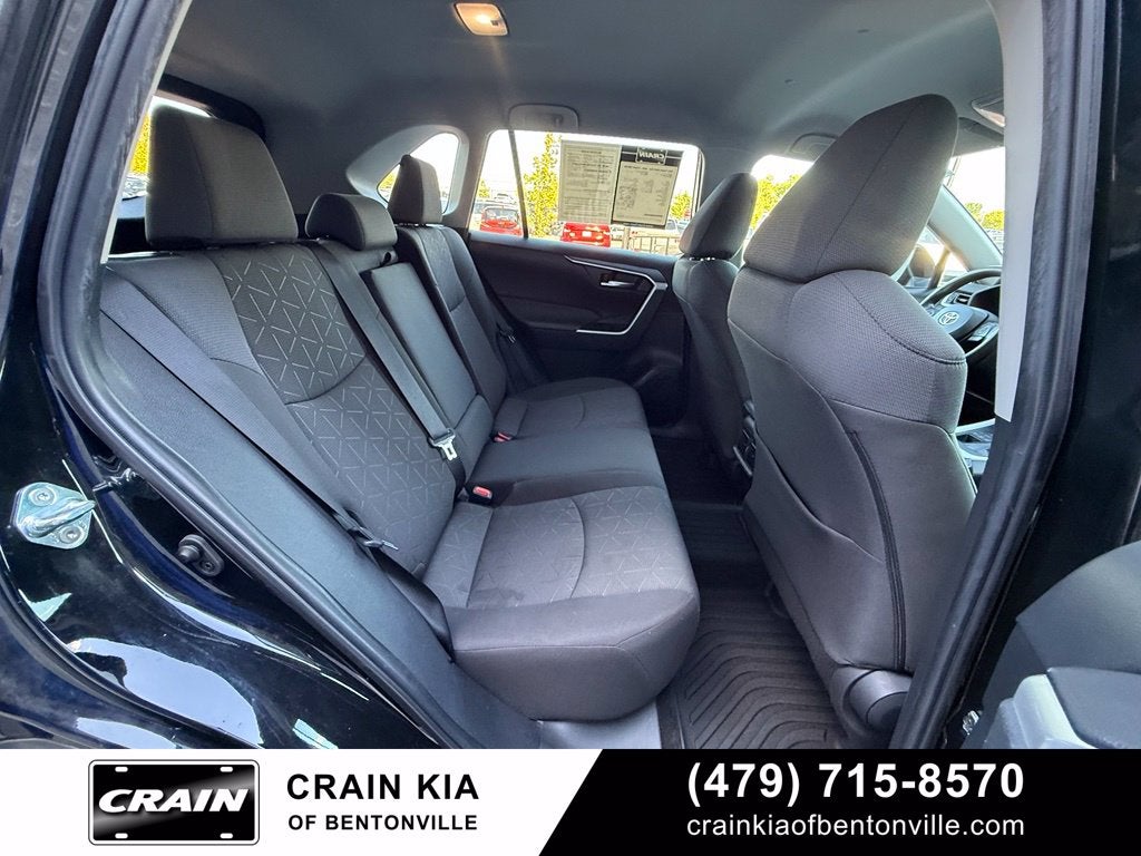 2022 Toyota RAV4 XLE - AWD / CLEAN CARFAX