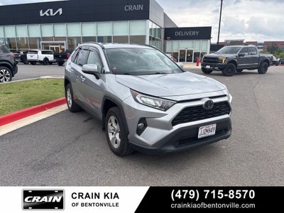 2021 Toyota RAV4 XLE - AWD / CLEAN CARFAX / ONE OWNER