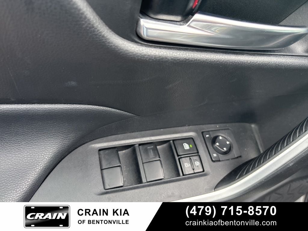 2021 Toyota RAV4 XLE - AWD / CLEAN CARFAX / ONE OWNER