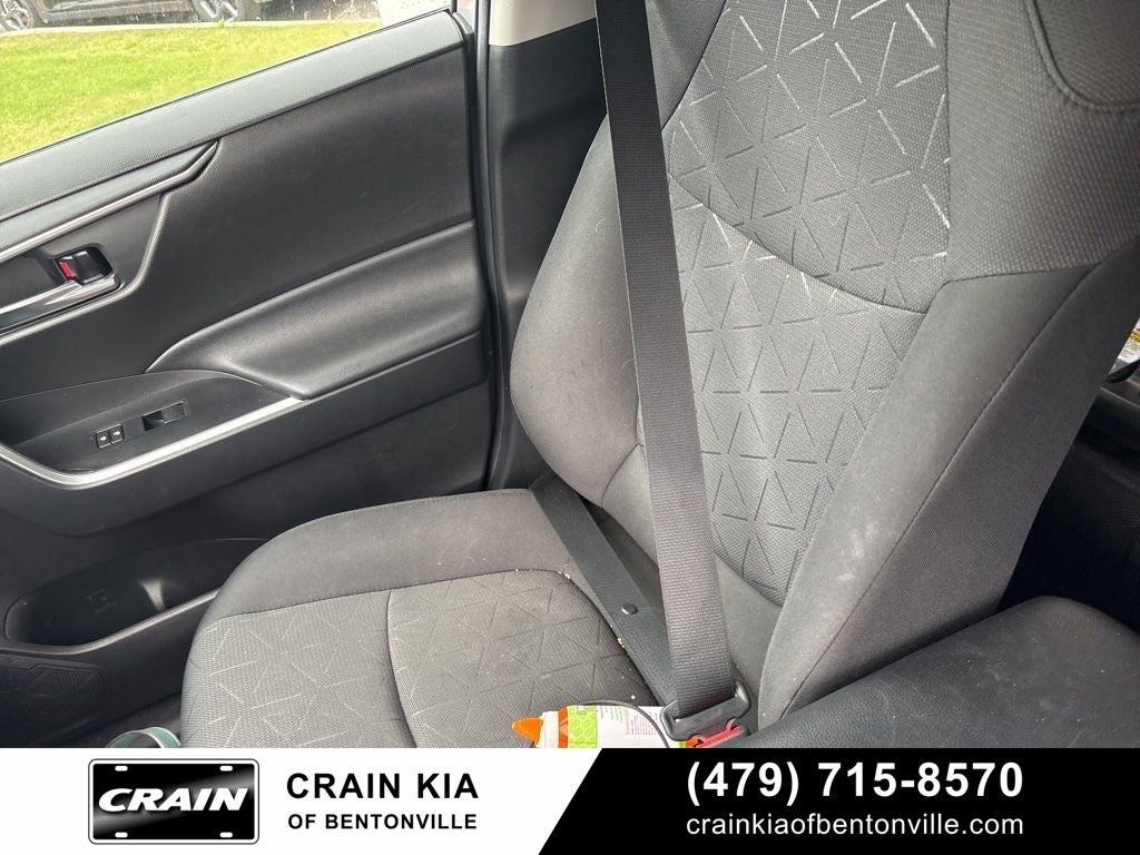2021 Toyota RAV4 XLE - AWD / CLEAN CARFAX / ONE OWNER
