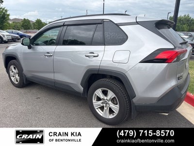 2021 Toyota RAV4 XLE - AWD / CLEAN CARFAX / ONE OWNER