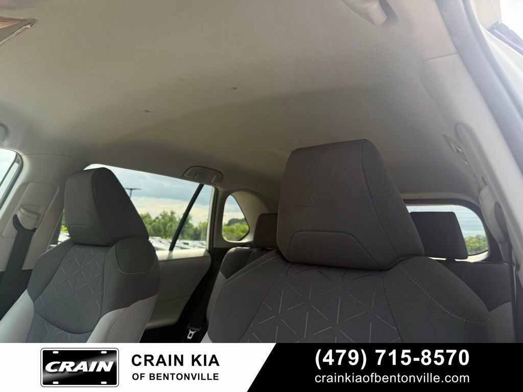 2021 Toyota RAV4 XLE - CLEAN CARFAX HISTORY