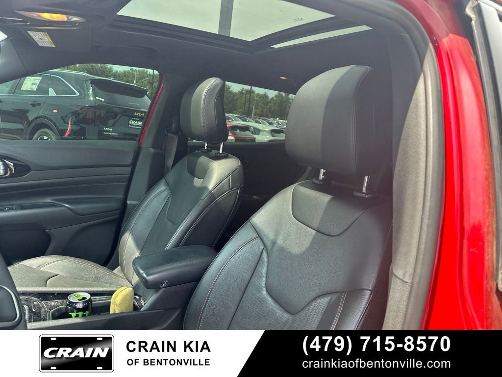 2024 Jeep Compass Limited - 4WD / PANORAMIC SUNROOF / CLEAN CARFAX