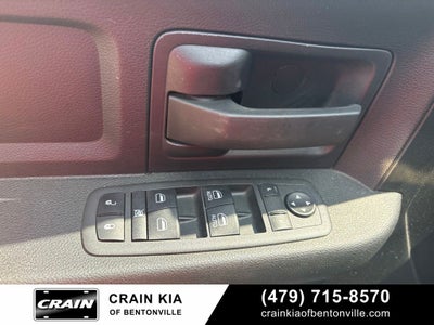 2022 RAM 1500 Classic Tradesman - 4WD / CLEAN CARFAX