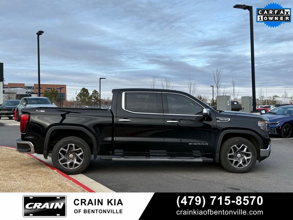 2023 GMC Sierra 1500 SLT - 4WD / CARFAX ONE OWNER