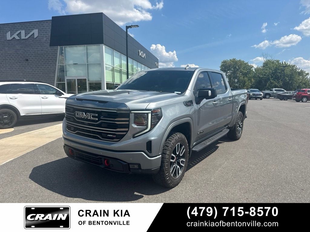 2024 GMC Sierra 1500 AT4 - 4WD / SUNROOF / CLEAN CARFAX