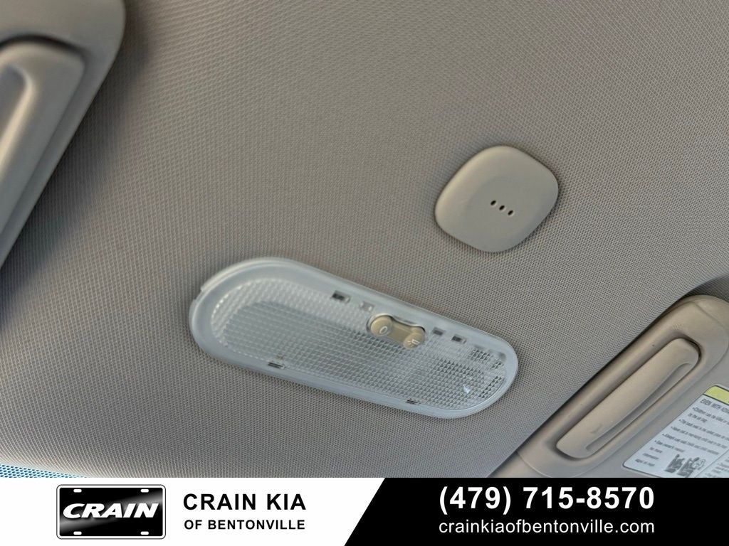 2015 Nissan Versa 1.6 SL - LOW MILES!