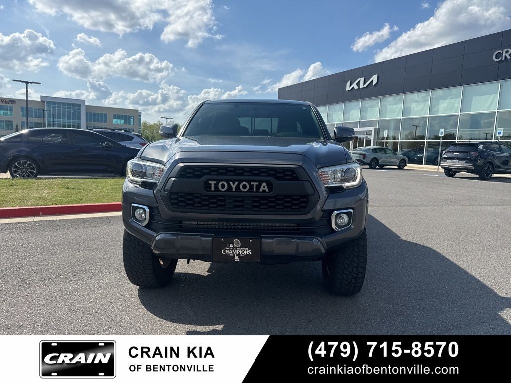 2017 Toyota Tacoma Limited - 4WD / SUNROOF / LIFTED!