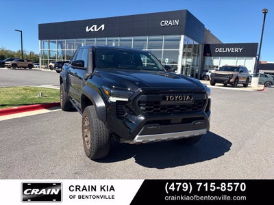 2025 Toyota Tacoma Hybrid Trailhunter - 4WD / CLEAN CARFAX / ONE OWNER