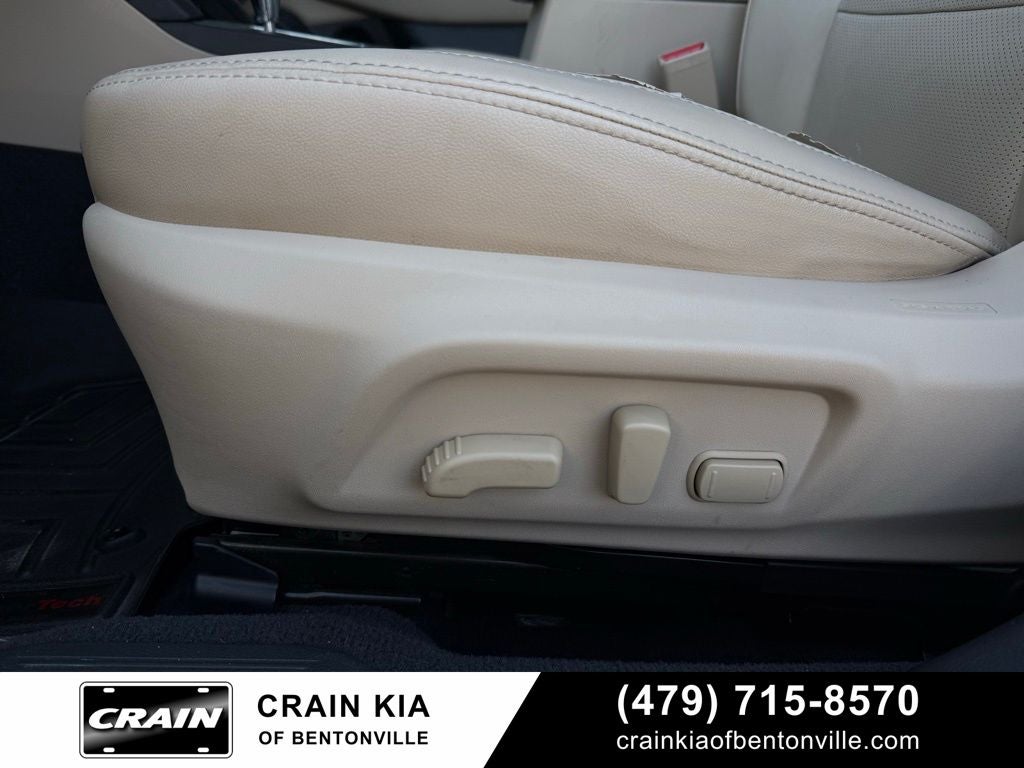 2015 Subaru Legacy 2.5i Limited - SUNROOF