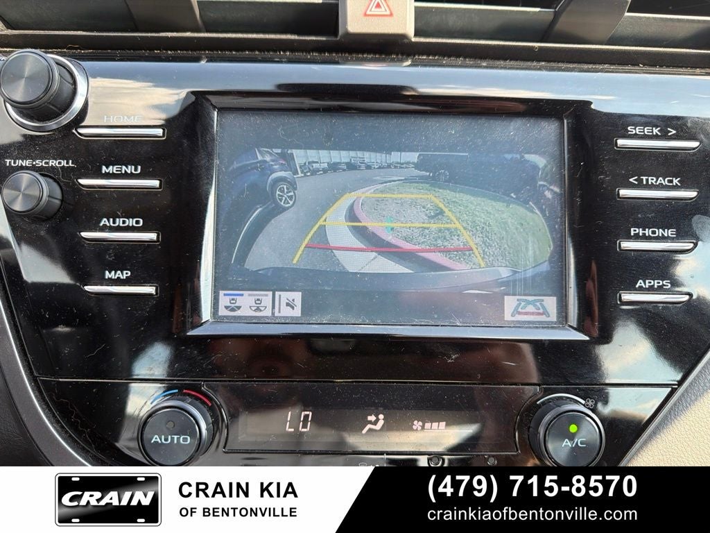 2019 Toyota Camry SE - SUNROOF / CLEAN CARFAX