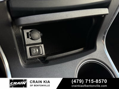 2016 Toyota Camry SE - CLEAN CARFAX HISTORY