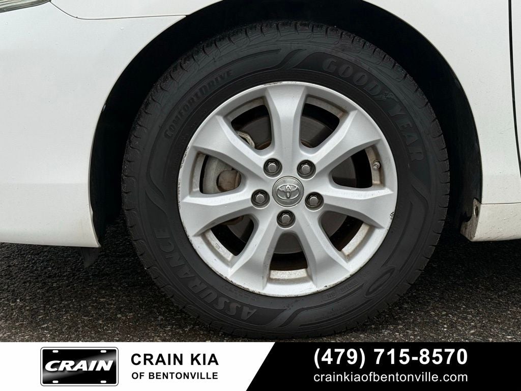 2011 Toyota Camry LE - LEATHER