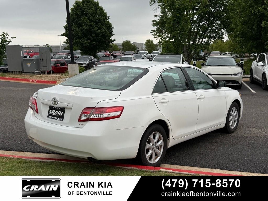 2011 Toyota Camry LE - LEATHER