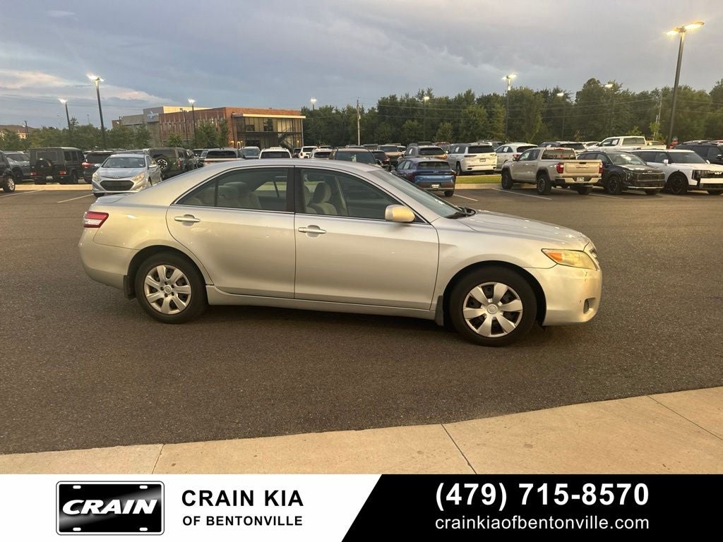2010 Toyota Camry LE - CLEAN CARFAX