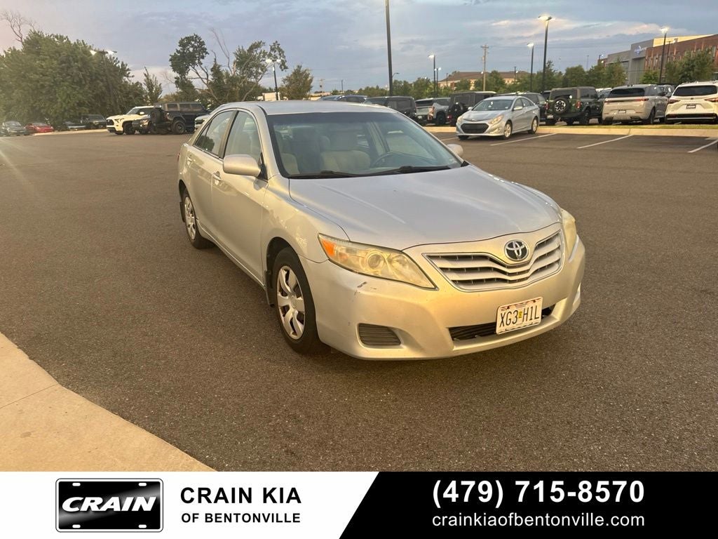 2010 Toyota Camry LE - CLEAN CARFAX