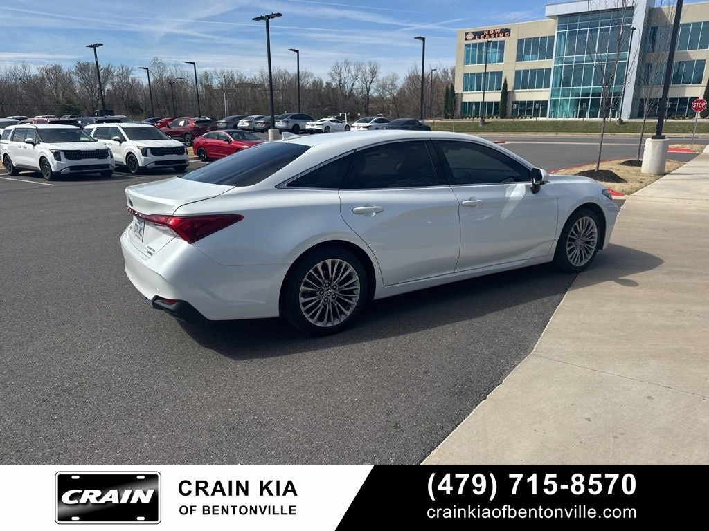 2022 Toyota Avalon Hybrid Limited - SUNROOF / CLEAN CARFAX