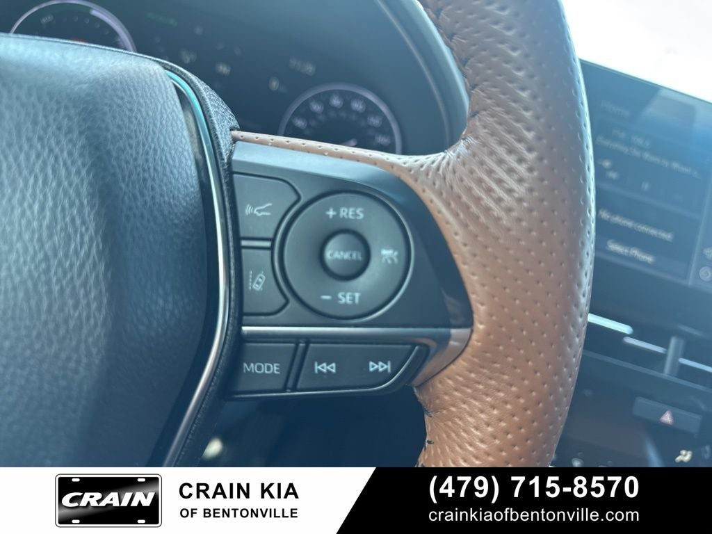 2022 Toyota Avalon Hybrid Limited - SUNROOF / CLEAN CARFAX