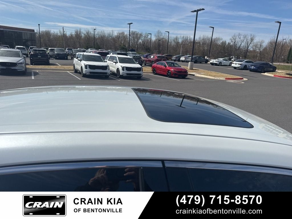 2022 Toyota Avalon Hybrid Limited - SUNROOF / CLEAN CARFAX