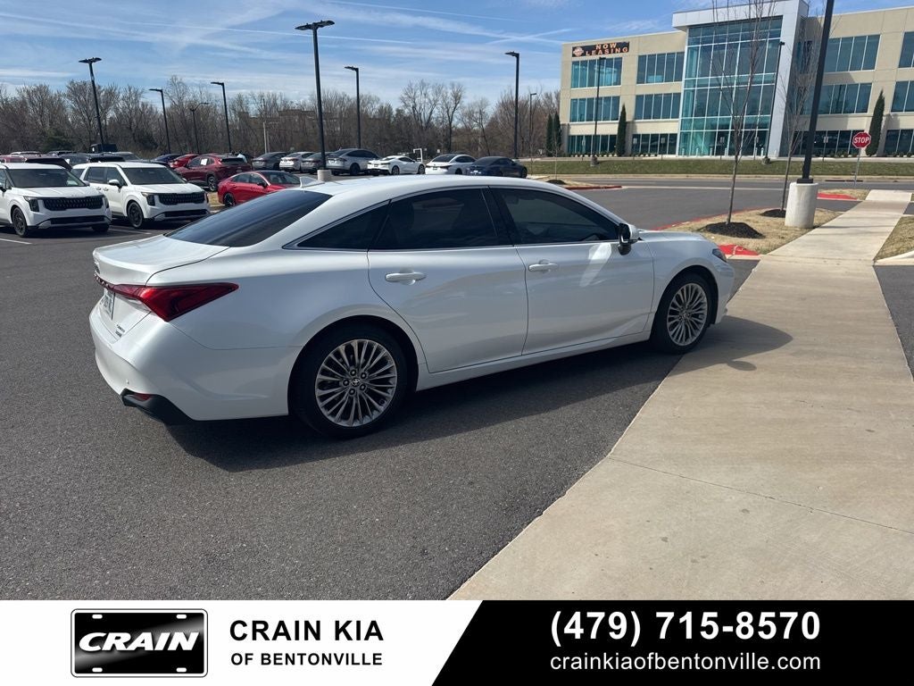 2022 Toyota Avalon Hybrid Limited - SUNROOF / CLEAN CARFAX