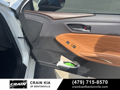 2022 Toyota Avalon Hybrid Limited - SUNROOF / CLEAN CARFAX