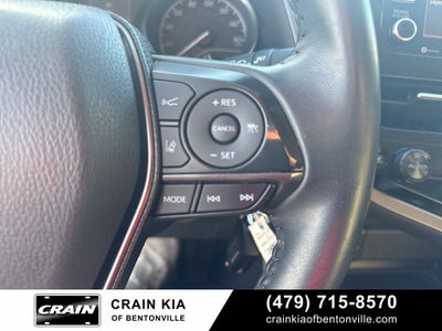 2022 Toyota Camry SE - CLEAN CARFAX / ONE OWNER