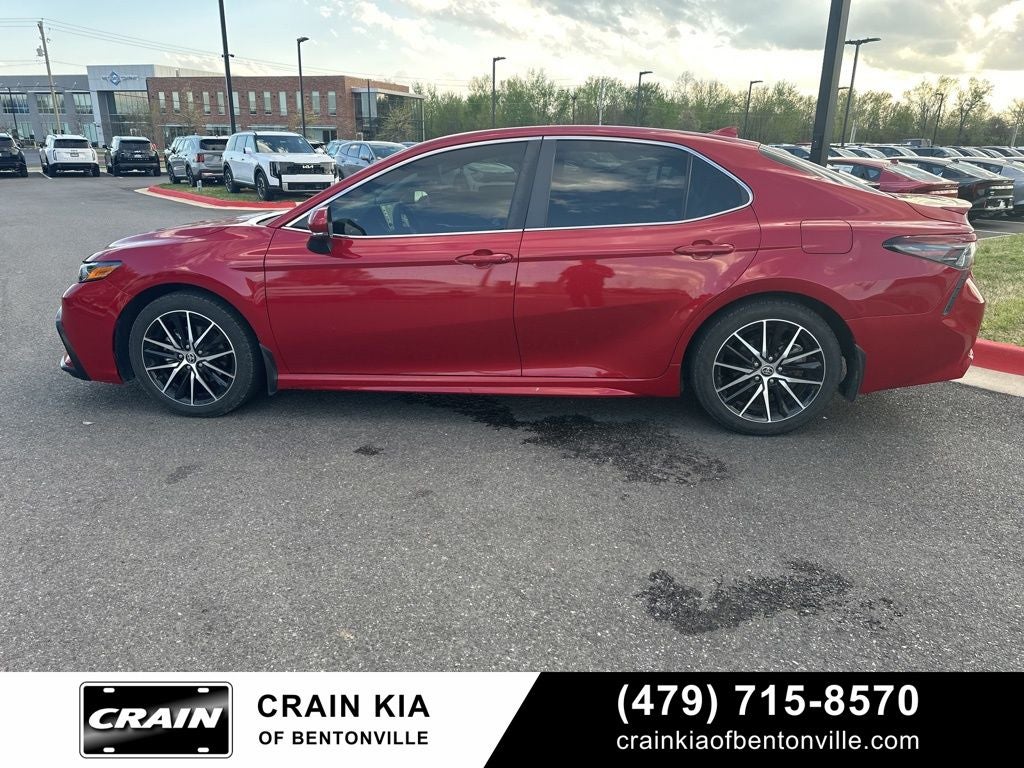 2023 Toyota Camry SE - CLEAN CARFAX / ONE OWNER
