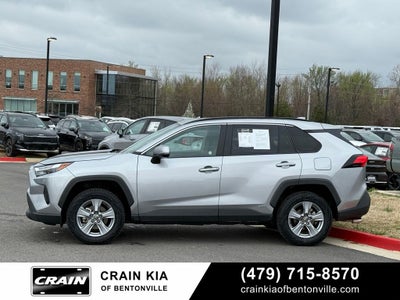 2025 Toyota RAV4 Hybrid XLE - AWD / CLEAN CARFAX / ONE OWNER
