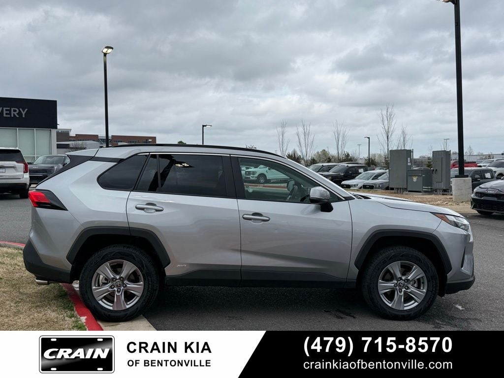 2025 Toyota RAV4 Hybrid XLE - AWD / CLEAN CARFAX / ONE OWNER