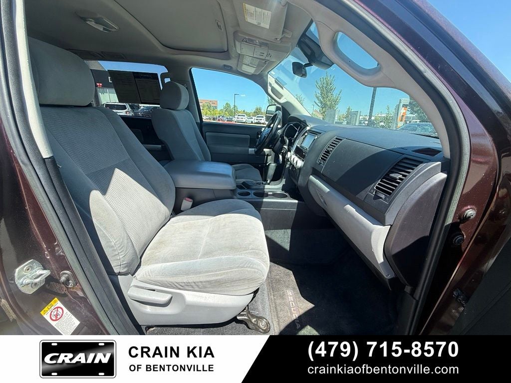 2018 Toyota Sequoia SR5 5.7L V8 - 4WD / SUNROOF