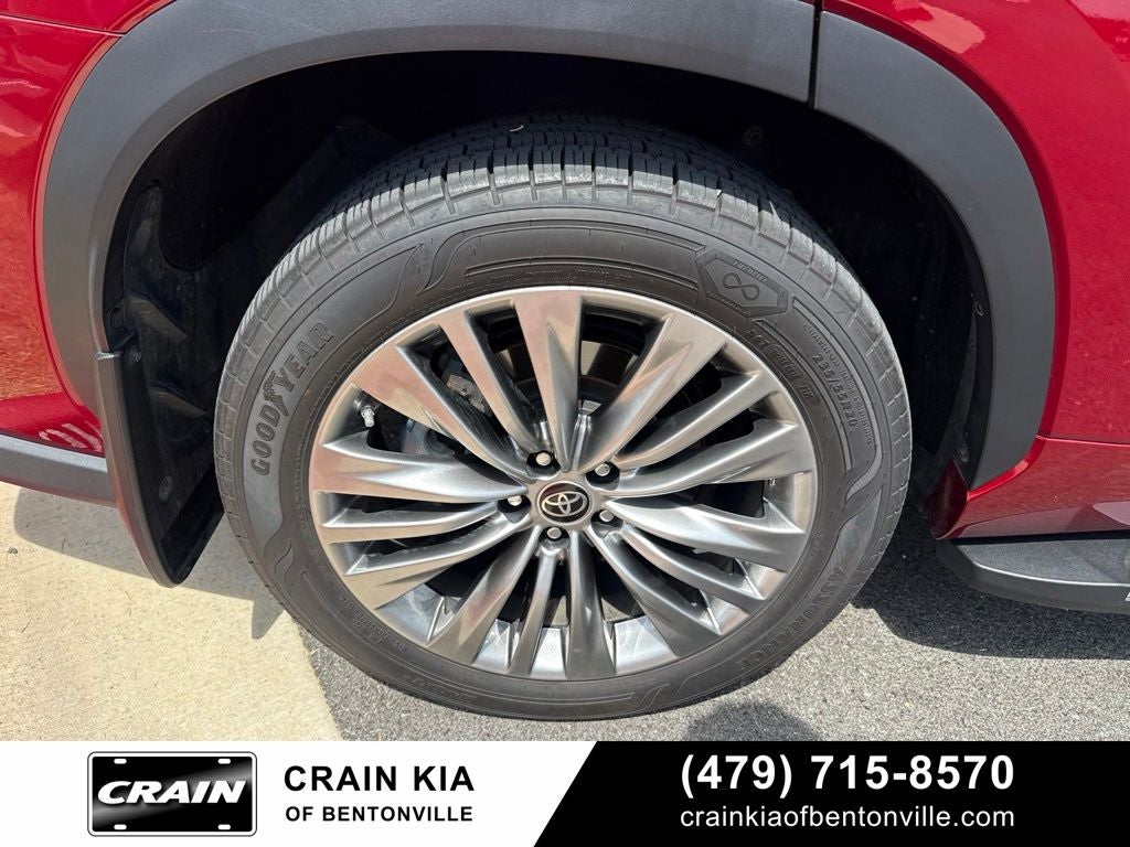 2022 Toyota Highlander Platinum - AWD / PANORAMIC SUNROOF / CLEAN CARFAX