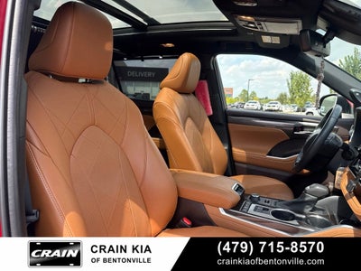 2022 Toyota Highlander Platinum - AWD / PANORAMIC SUNROOF / CLEAN CARFAX