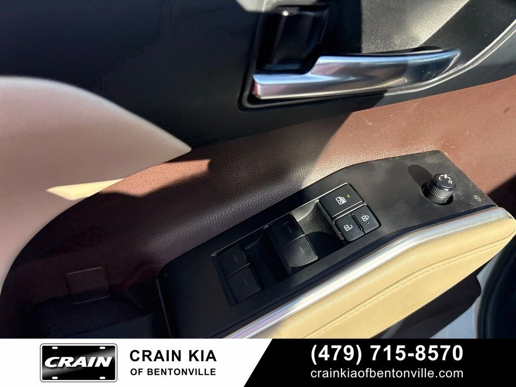 2022 Toyota Highlander XLE - SUNROOF / CLEAN CARFAX / ONE OWNER