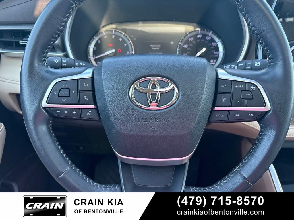 2022 Toyota Highlander XLE - SUNROOF / CLEAN CARFAX / ONE OWNER