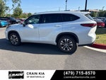 2022 Toyota Highlander XLE - SUNROOF / CLEAN CARFAX / ONE OWNER