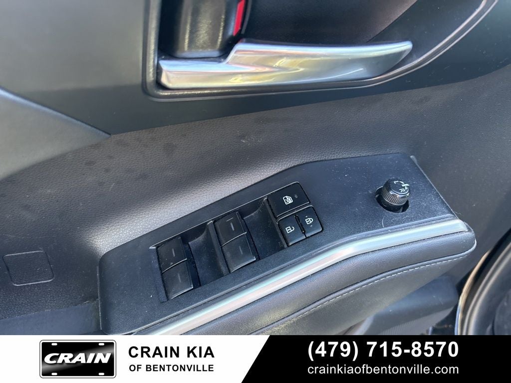 2022 Toyota Highlander XLE - AWD / SUNROOF / CLEAN CARFAX