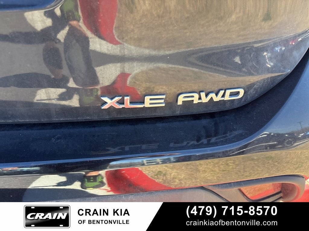 2022 Toyota Highlander XLE - AWD / SUNROOF / CLEAN CARFAX