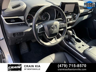 2023 Toyota Highlander XLE - SUNROOF / CARFAX ONE OWNER