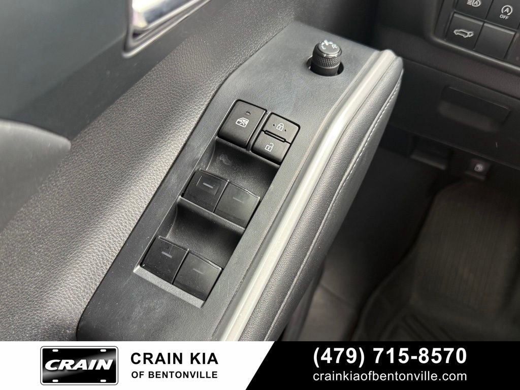 2023 Toyota Highlander XLE - AWD / SUNROOF