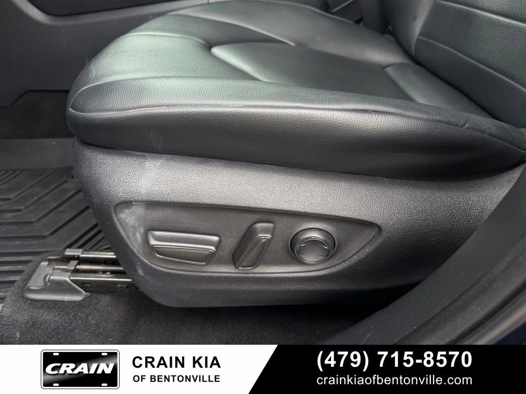 2023 Toyota Highlander XLE - AWD / SUNROOF