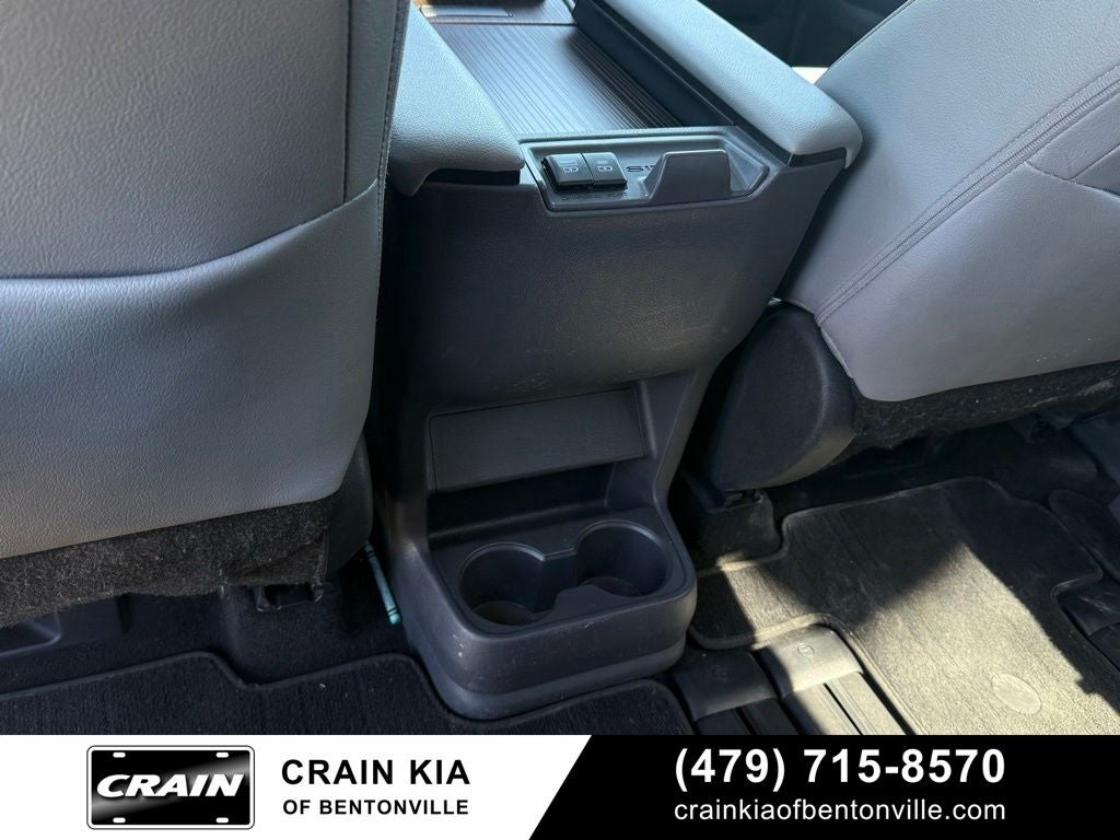 2022 Toyota Sienna XLE 8 Passenger - CARFAX ONE OWNER