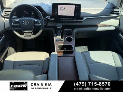 2022 Toyota Sienna XLE 8 Passenger - CARFAX ONE OWNER