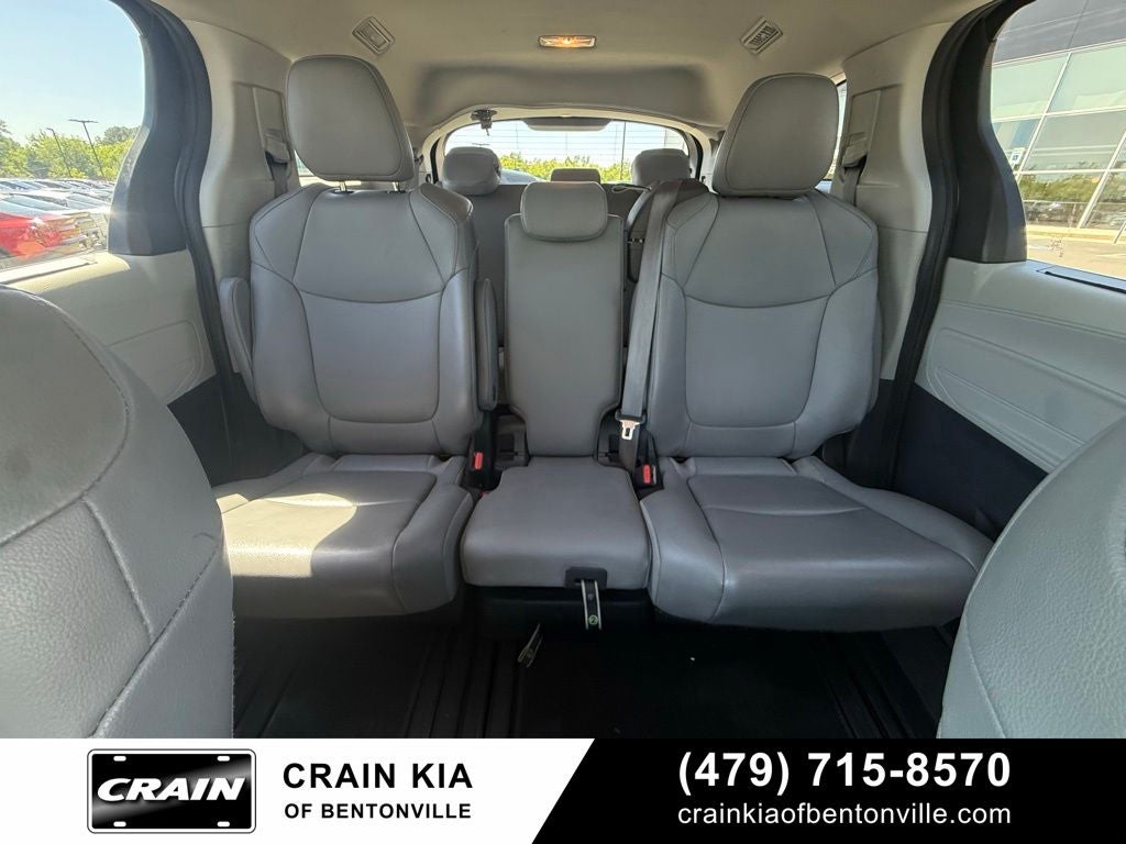 2022 Toyota Sienna XLE 8 Passenger - CARFAX ONE OWNER