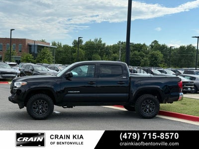 2021 Toyota Tacoma SR5 V6 - 4WD / CLEAN CARFAX