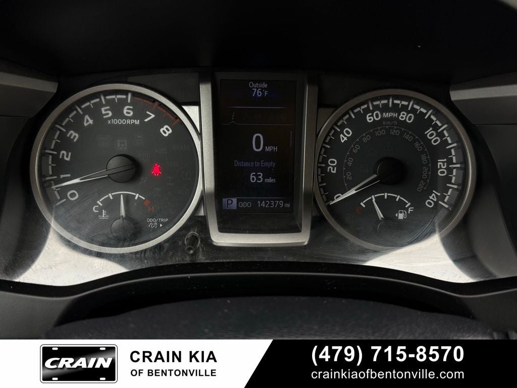 2017 Toyota Tacoma SR5 V6 - 4WD / CARFAX ONE OWNER