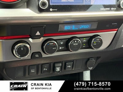 2021 Toyota Tacoma SR5 V6 - 4WD / CLEAN CARFAX / LIFTED!