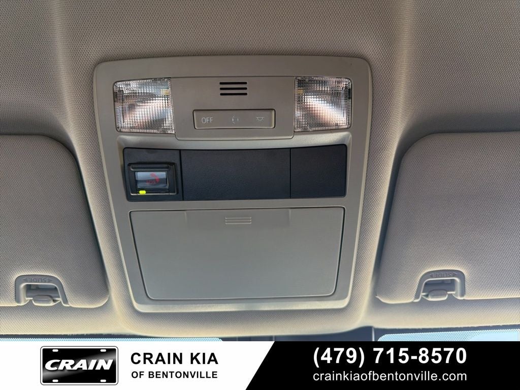 2021 Toyota Tacoma SR5 V6 - 4WD / CLEAN CARFAX / LIFTED!