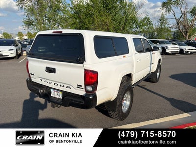 2021 Toyota Tacoma SR5 V6 - 4WD / CLEAN CARFAX / LIFTED!