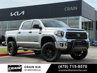 2019 Toyota Tundra SR5 - 4WD / CLEAN CARFAX / LIFTED!