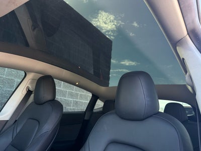 2023 Tesla Model Y Performance - AWD / CARFAX ONE OWNER